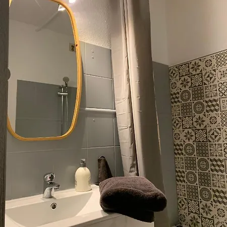 Parc De Pontaillac 150m De La Sur - Royan *