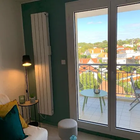 Parc De Pontaillac 150m De La Sur - Royan *